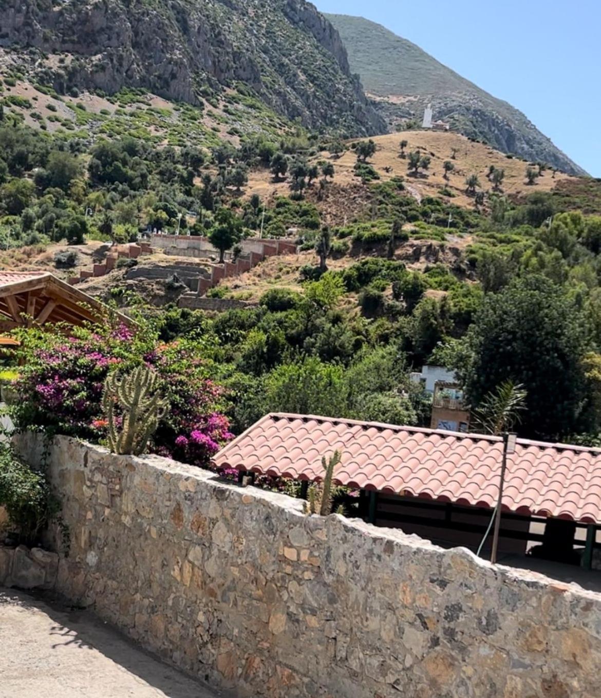 Maison D'Hote Bien Equipe Au Centre De Chefchaouen Esterno foto